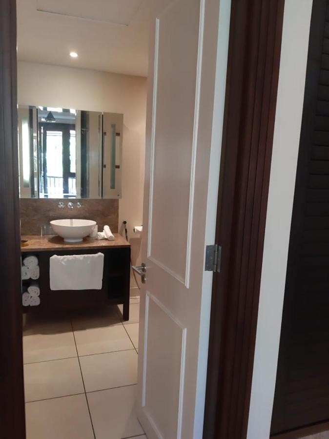 Cocoon Apartment Victoria Bagian luar foto
